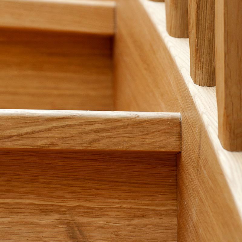 Using natural touches create beautiful stairs..